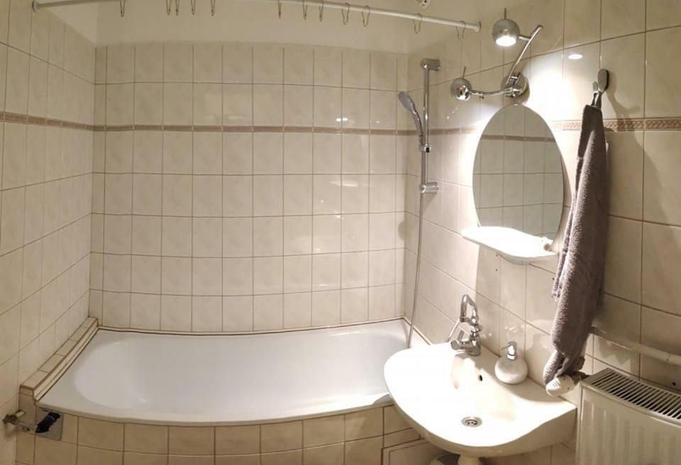 Ferienwohnung Koelcsey Apartman Szekszárd Exterior foto